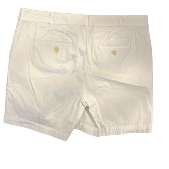 Talbots the weekend short size 10, petite white. - Picture 2 of 3